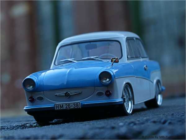 1:18 Trabant P50 blue / cremewhite mit Alufelgen und inkl OVP
